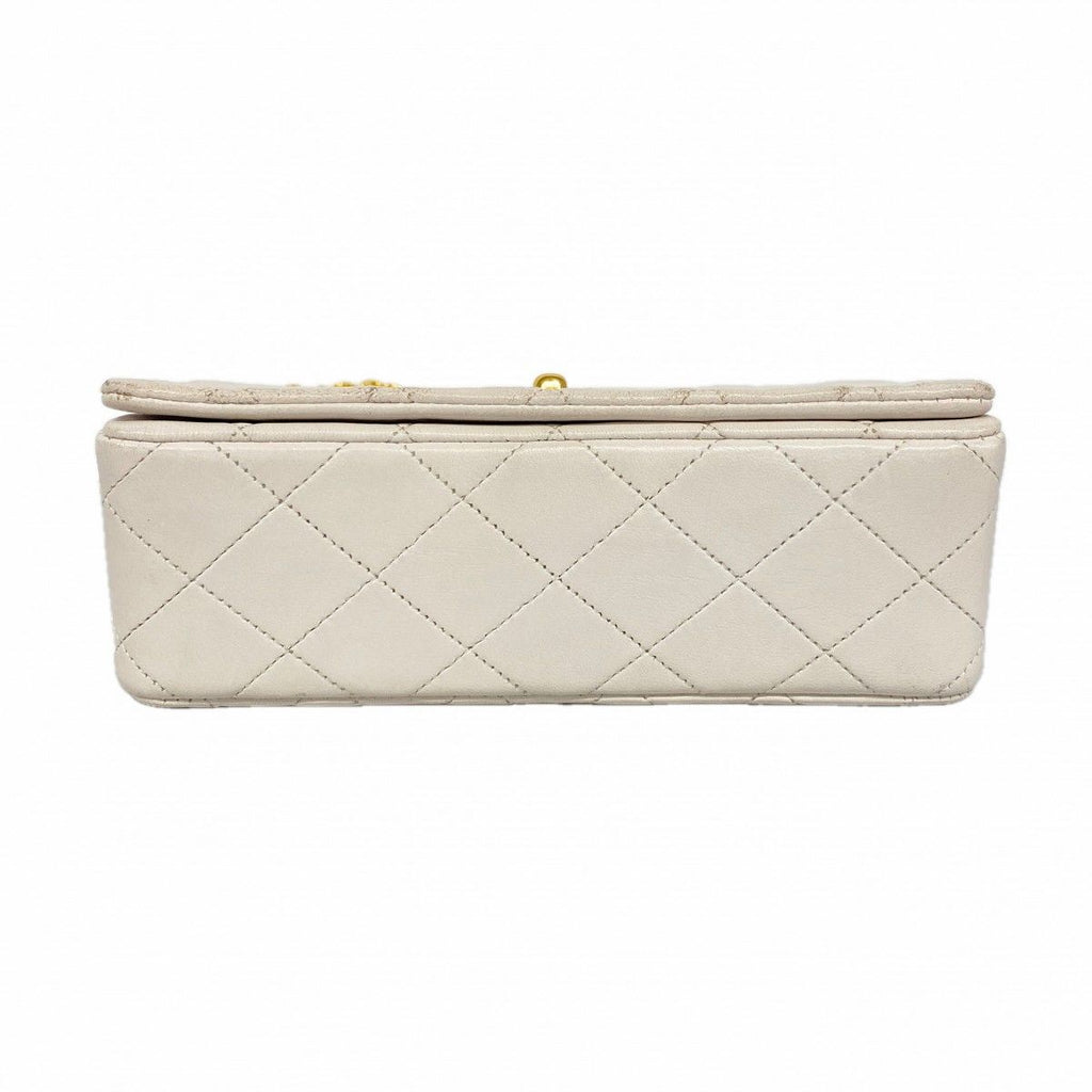 Chanel Shoulder Bag Quilted Lambskin White Gold — view 3