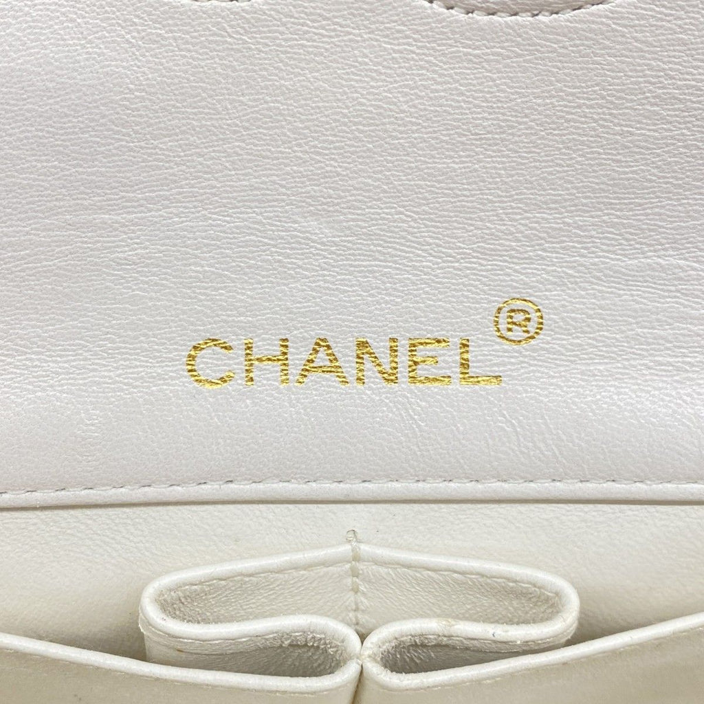 Chanel Shoulder Bag Quilted Lambskin White Gold — view 5