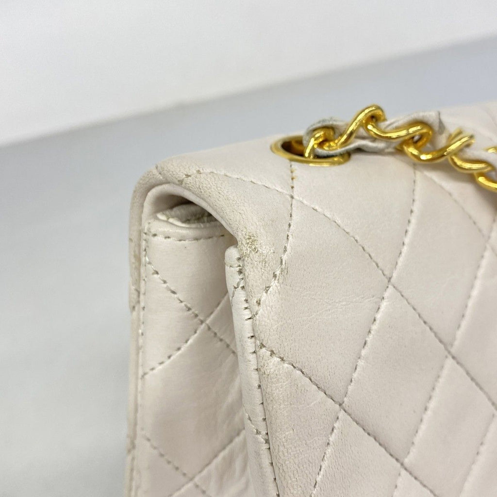 Chanel Shoulder Bag Quilted Lambskin White Gold — view 7