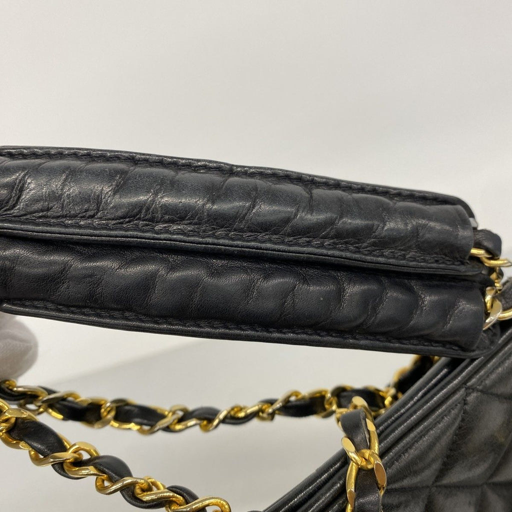 Chanel Shoulder Bag Quilted Lambskin Black Gold — view 9