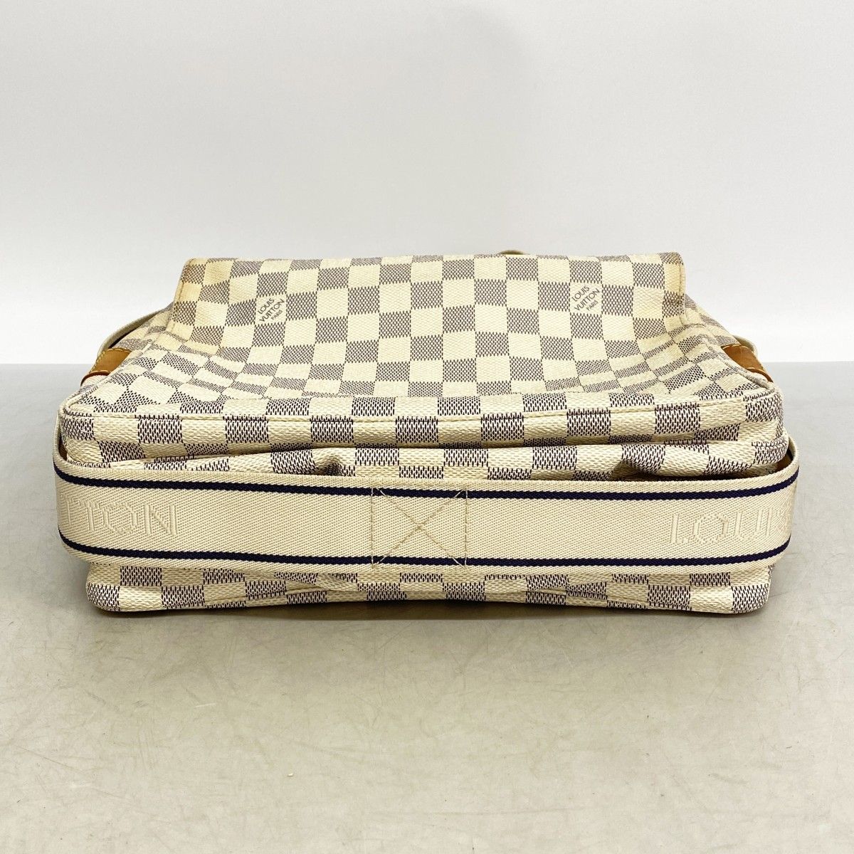 Louis Vuitton Shoulder Bag Damier Azur Naviglio White — view 3