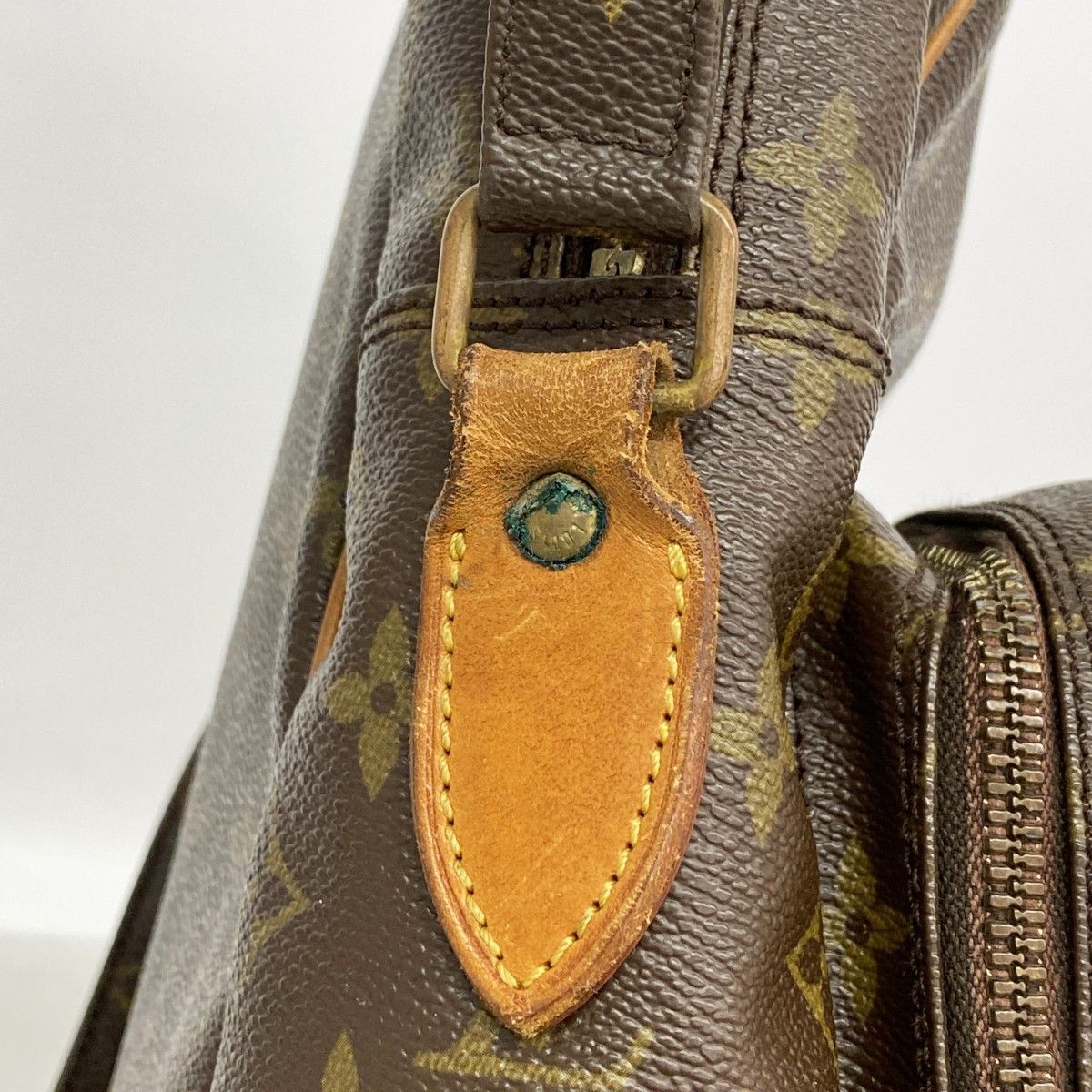 Louis Vuitton Shoulder Bag Monogram Amazon GM Brown — view 8