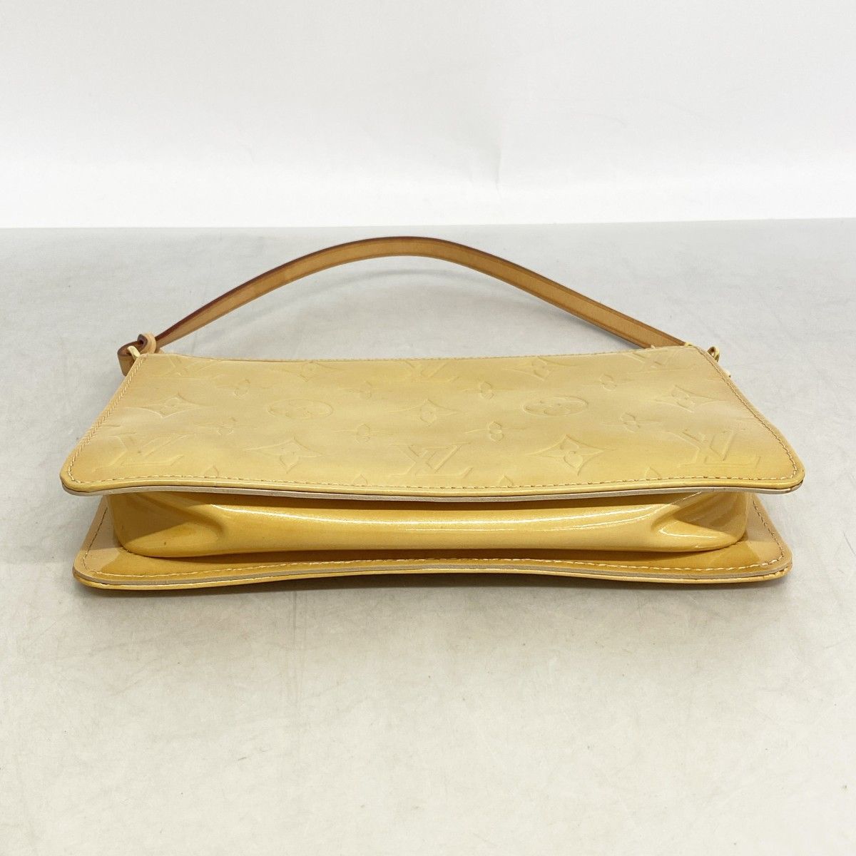 Louis Vuitton Pouch Vernis Lexington Beige — view 3
