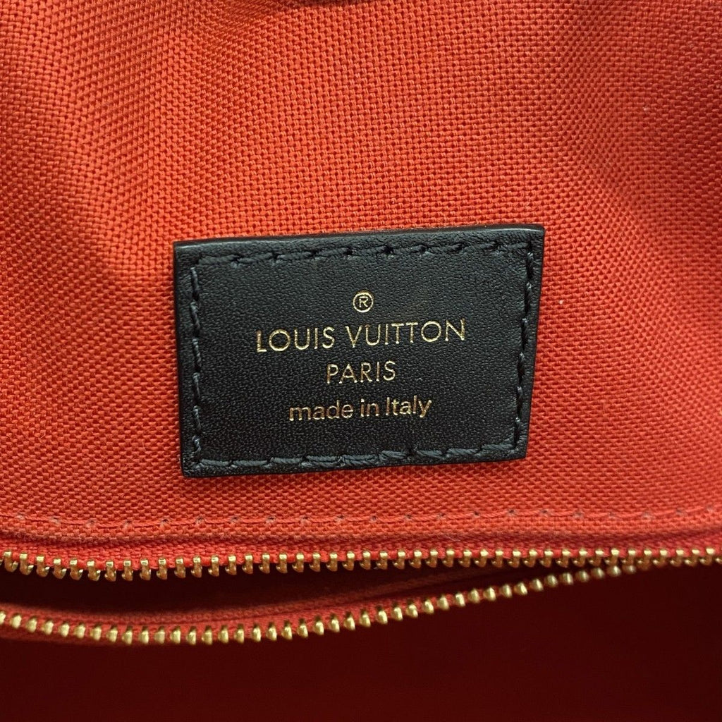 Louis Vuitton Tote Monogram Giant Reverse On The Go MM Brown 2-Way — view 5