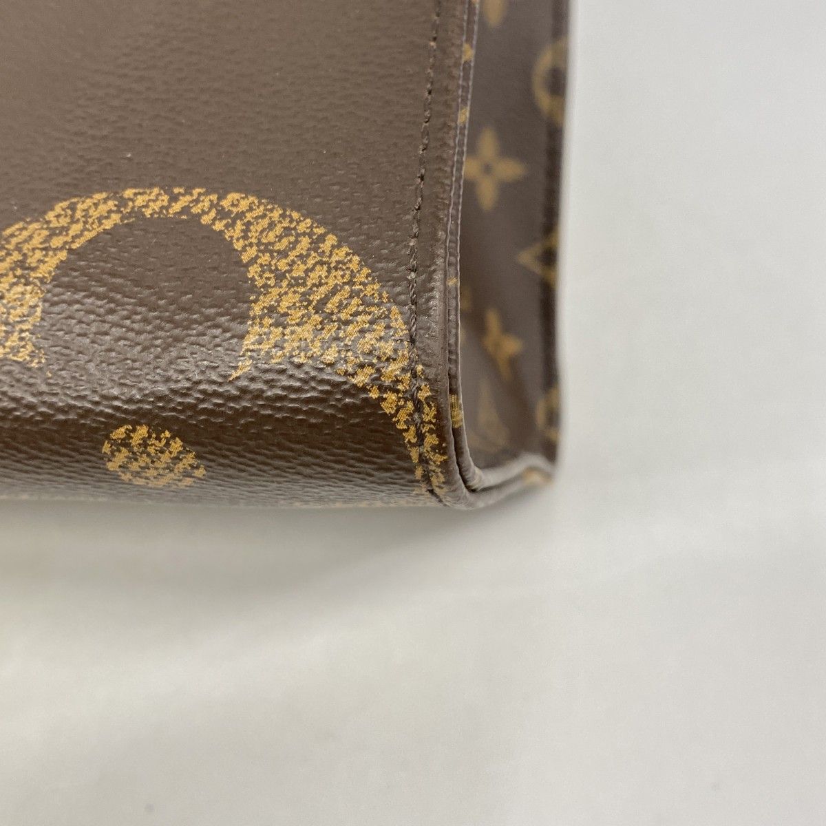 Louis Vuitton Tote Monogram Giant Reverse On The Go MM Brown 2-Way — view 8