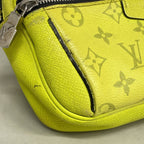 Louis Vuitton Waist Bag Taigarama Outdoor Jaune — view 7
