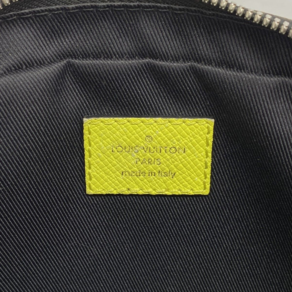 Louis Vuitton Waist Bag Taigarama Outdoor Jaune — view 5
