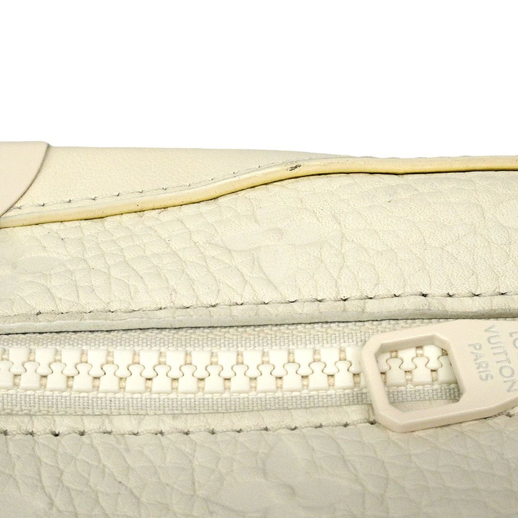 Louis Vuitton Shoulder Bag Monogram Taurillon Soft Trunk Blanc — view 9