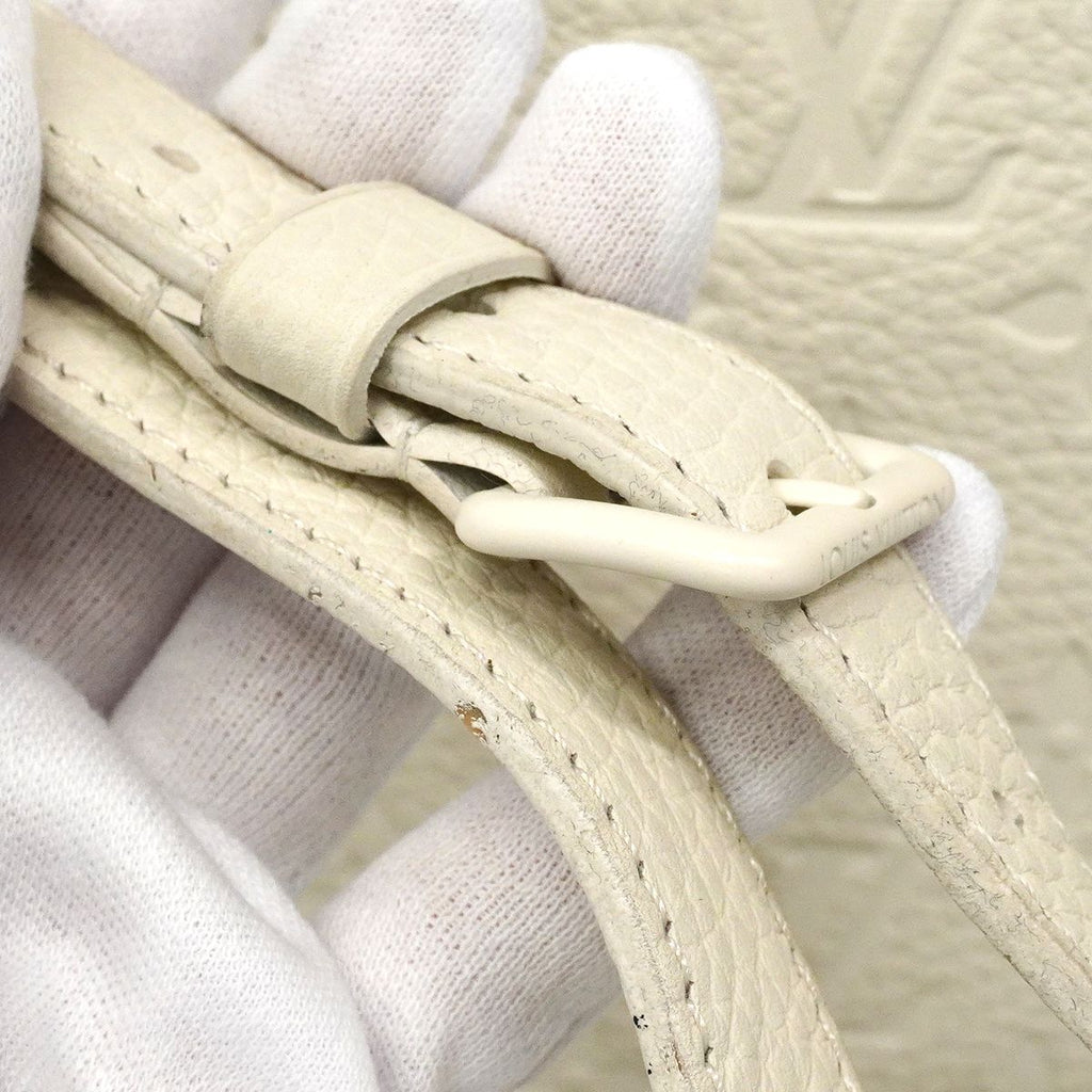 Louis Vuitton Shoulder Bag Monogram Taurillon Soft Trunk Blanc — view 8