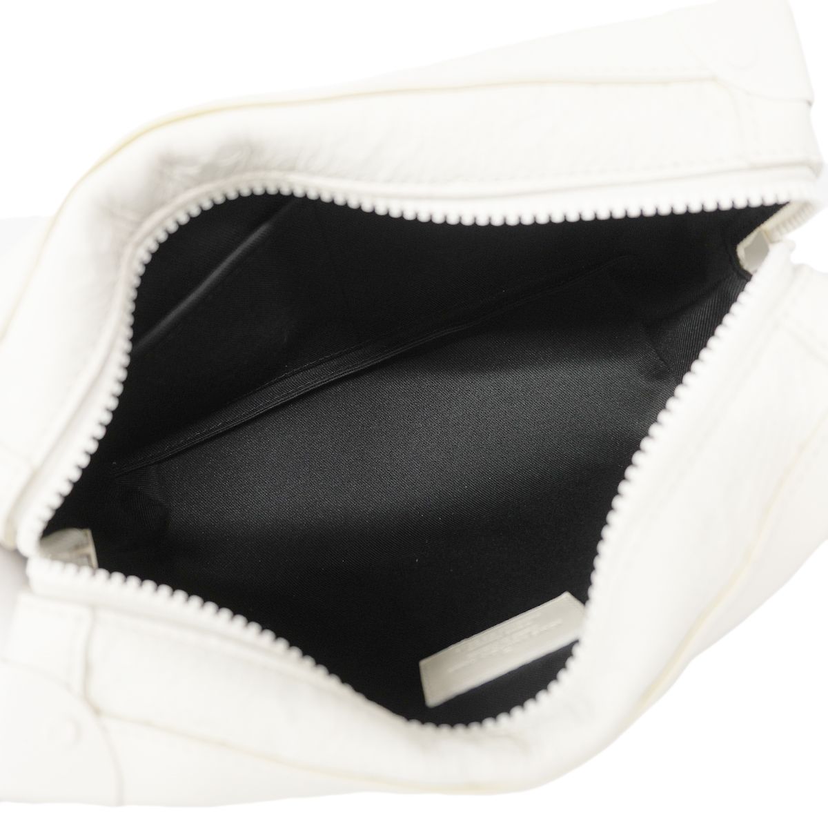 Louis Vuitton Shoulder Bag Monogram Taurillon Soft Trunk Blanc — view 4