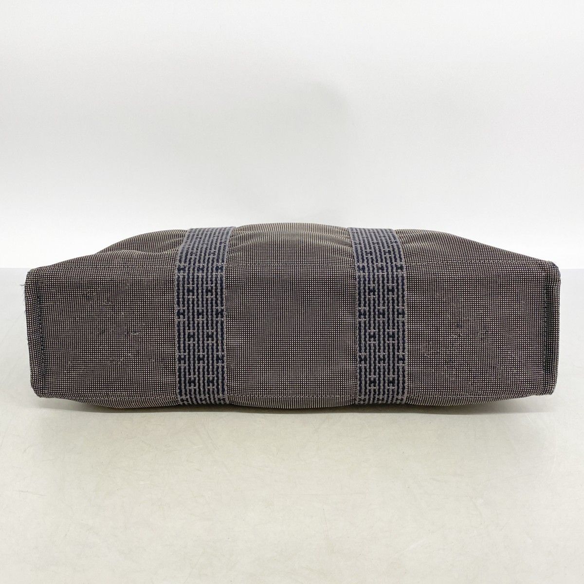 Hermes Tote Her Line MM Canvas Gray Silver — view 3