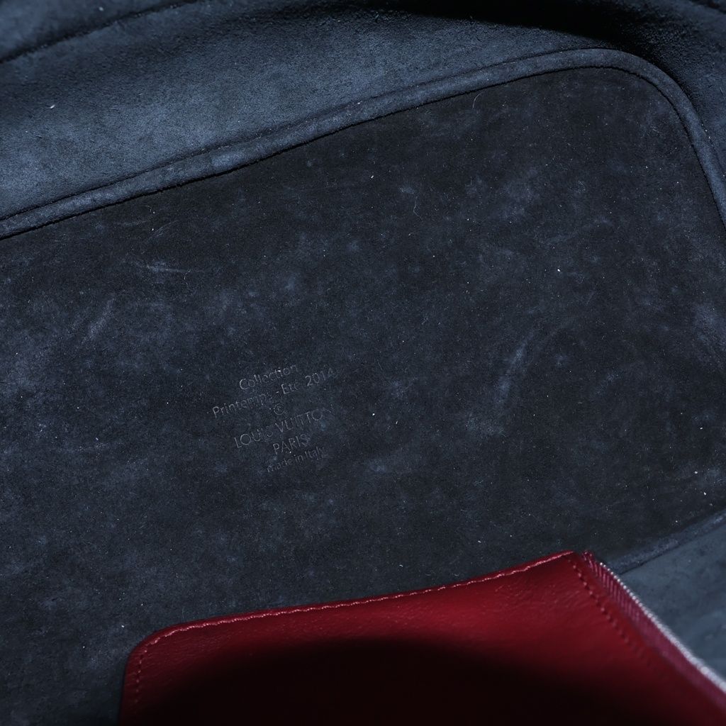 Louis Vuitton Cuir Nuance GM Shoulder Bag Burgundy — view 9