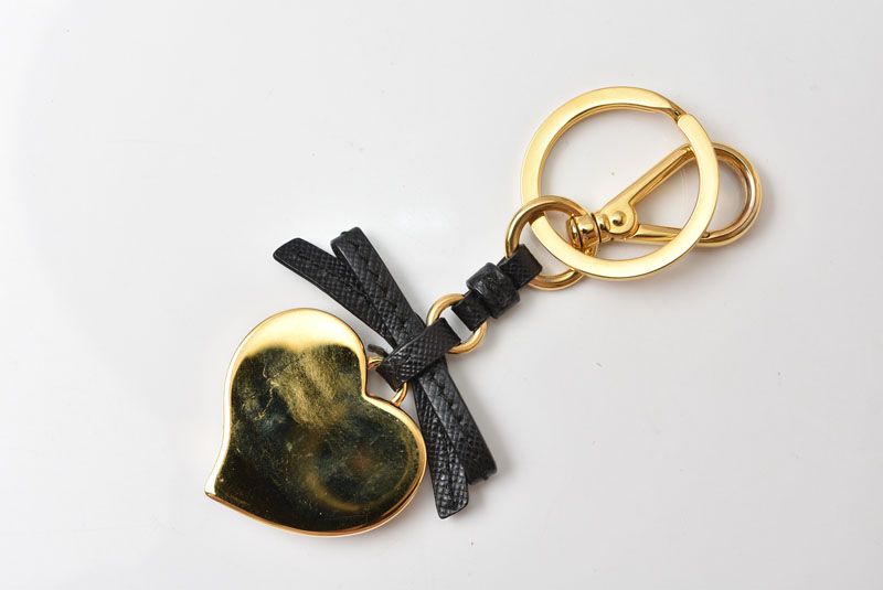 Prada Key Ring Key Holder Trick Heart Pelle Black Gold — view 4