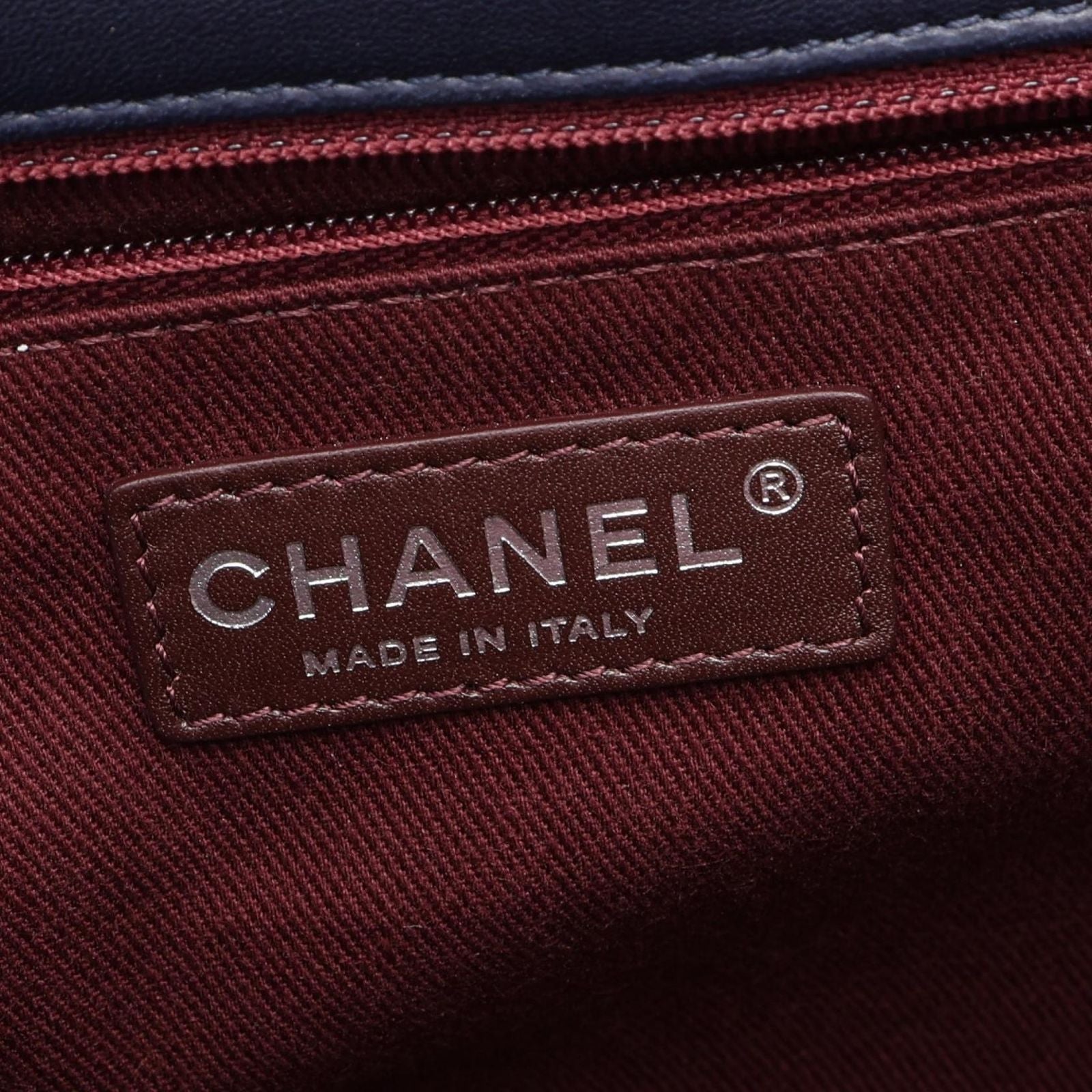 Chanel Shoulder Bag Chain Navy Lambskin — view 4