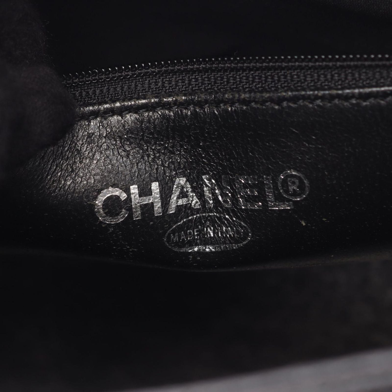 Chanel Tote Reissue Black Caviar Leather — view 4