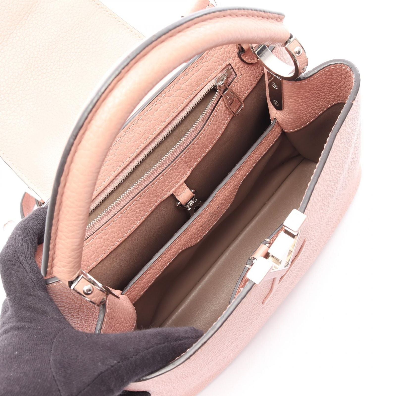 Louis Vuitton Handbag Capucines BB 2-Way Magnolia Leather — view 3