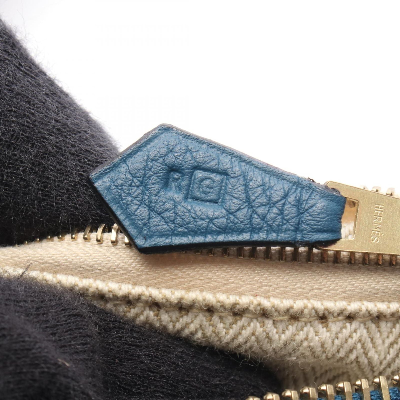 Hermes Shoulder Bag Gao Blue Leather — view 5