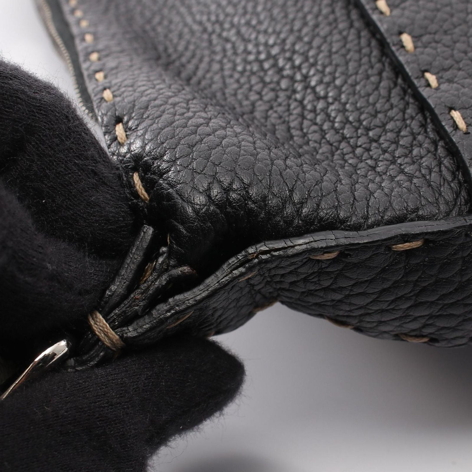 Fendi Shoulder Bag Selleria Black Leather — view 7