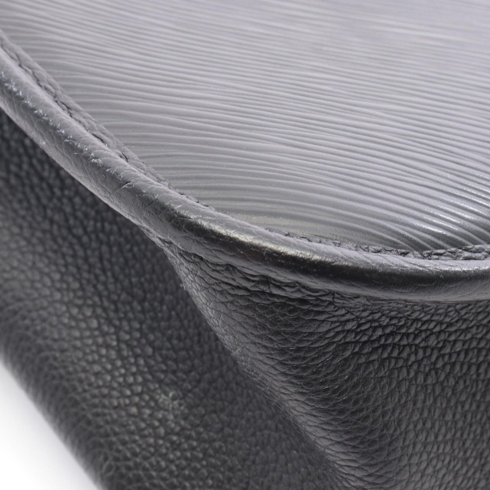Louis Vuitton Shoulder Bag Buci NM Noir Leather — view 7