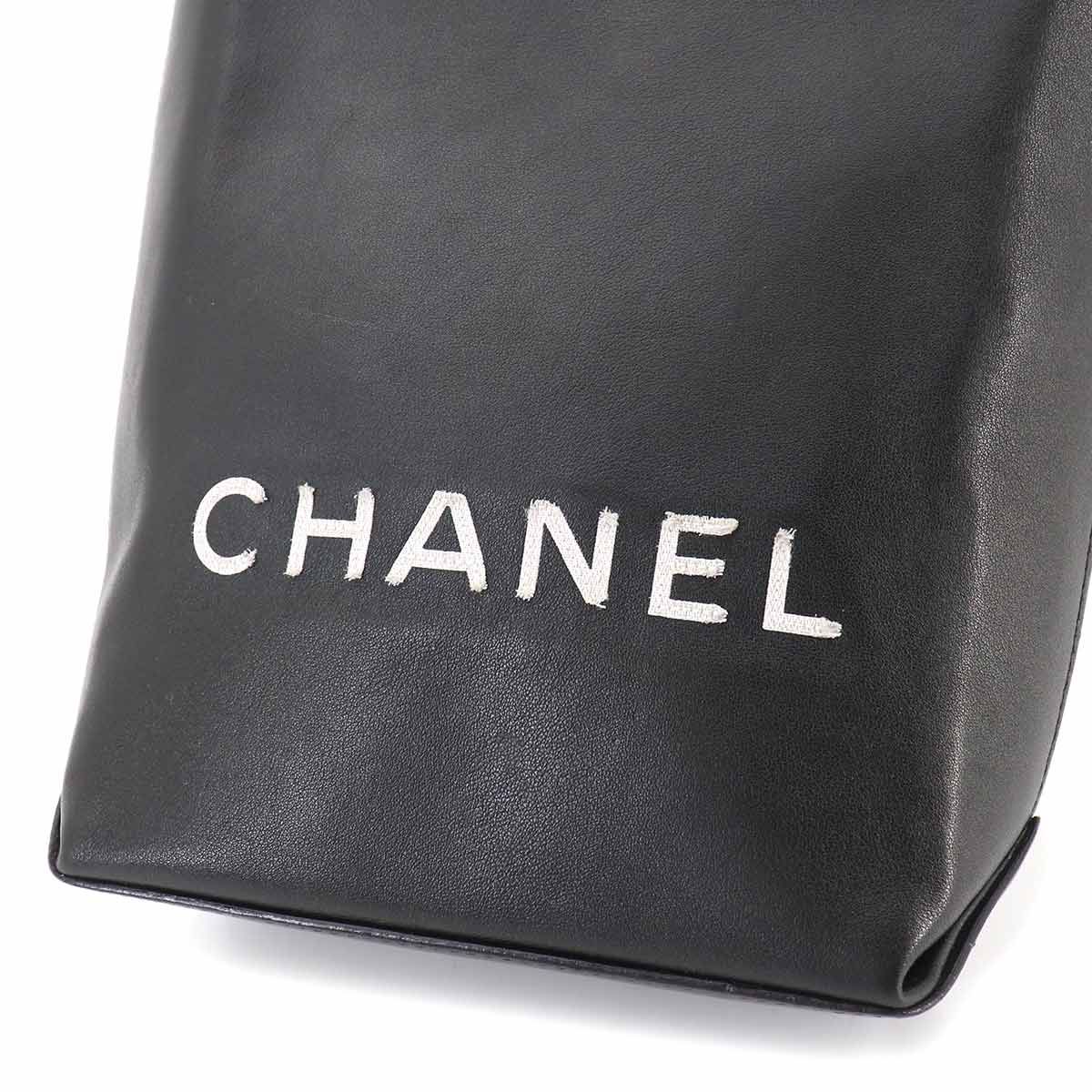 Chanel Essential Tote Leather Black White Silver — view 9