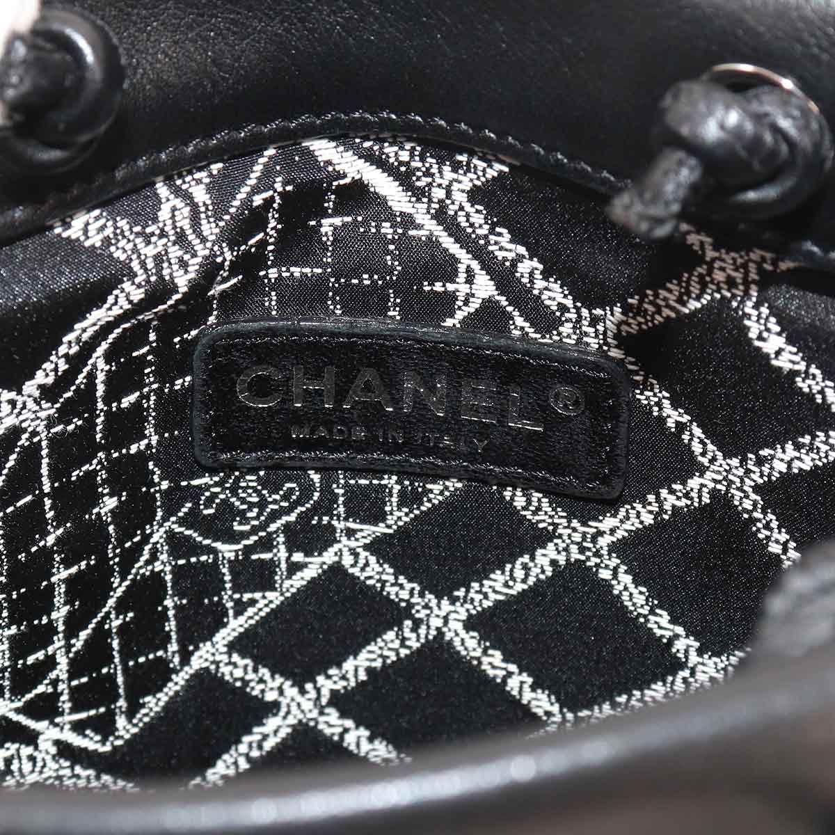 Chanel Essential Tote Leather Black White Silver — view 7
