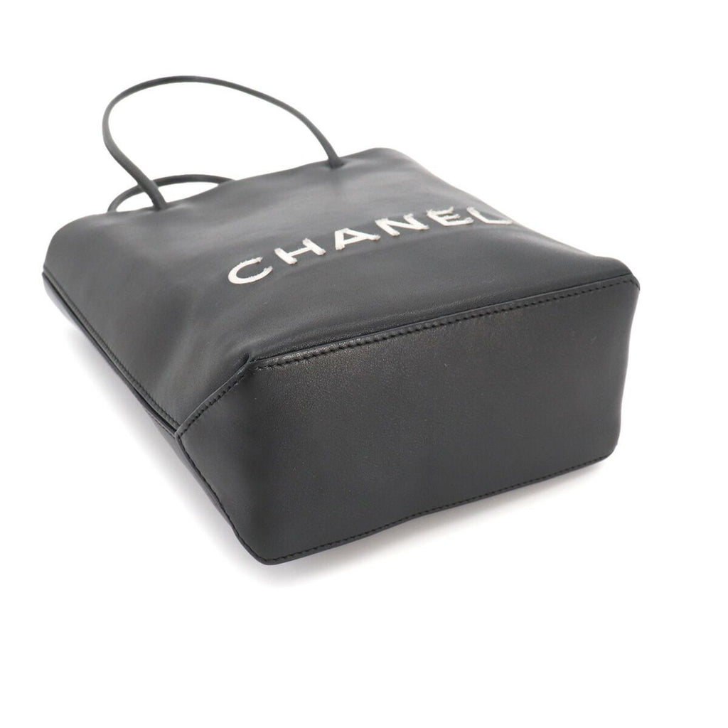Chanel Essential Tote Leather Black White Silver — view 4