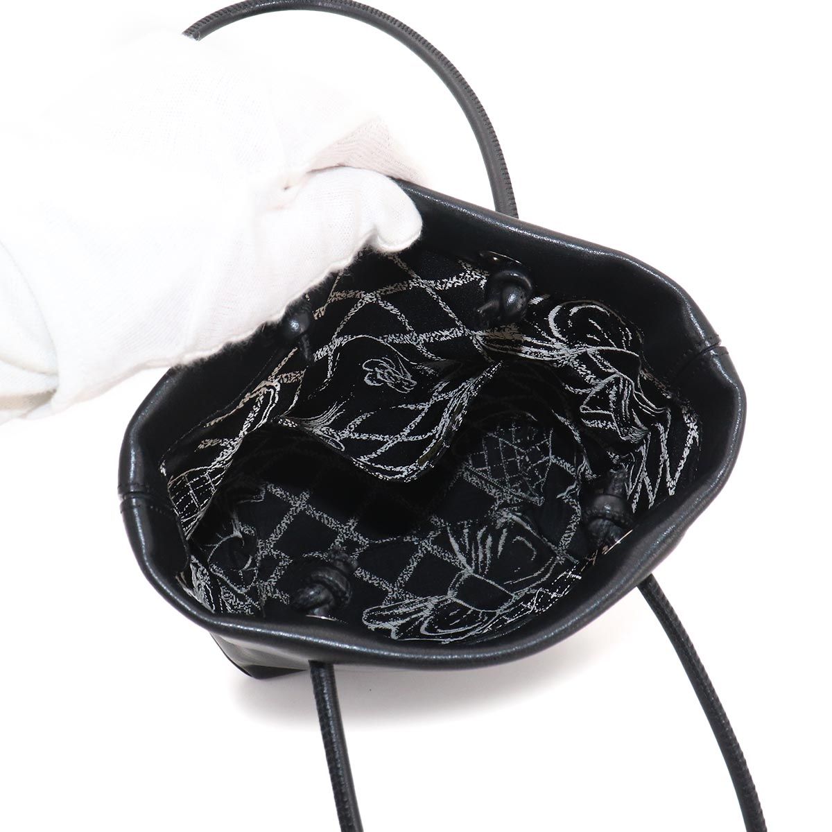 Chanel Essential Tote Leather Black White Silver — view 6
