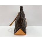 Louis Vuitton Tote Cabas Mezzo — view 4
