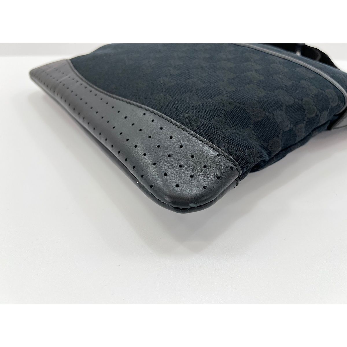 Gucci Shoulder Bag Black — view 7