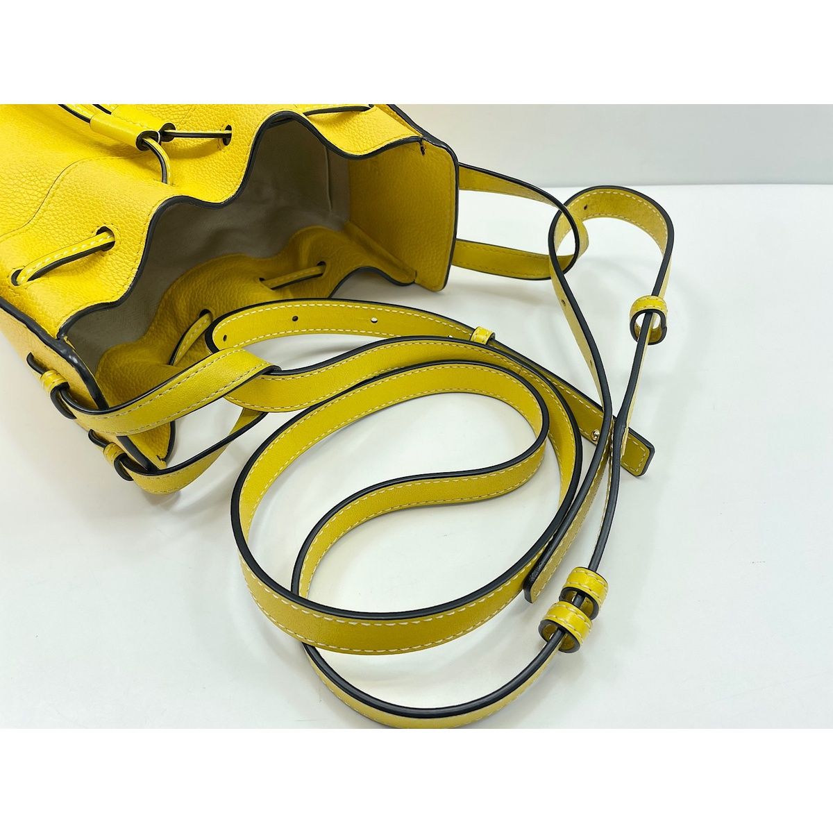 Loewe Shoulder Bag Hammock Mini — view 9