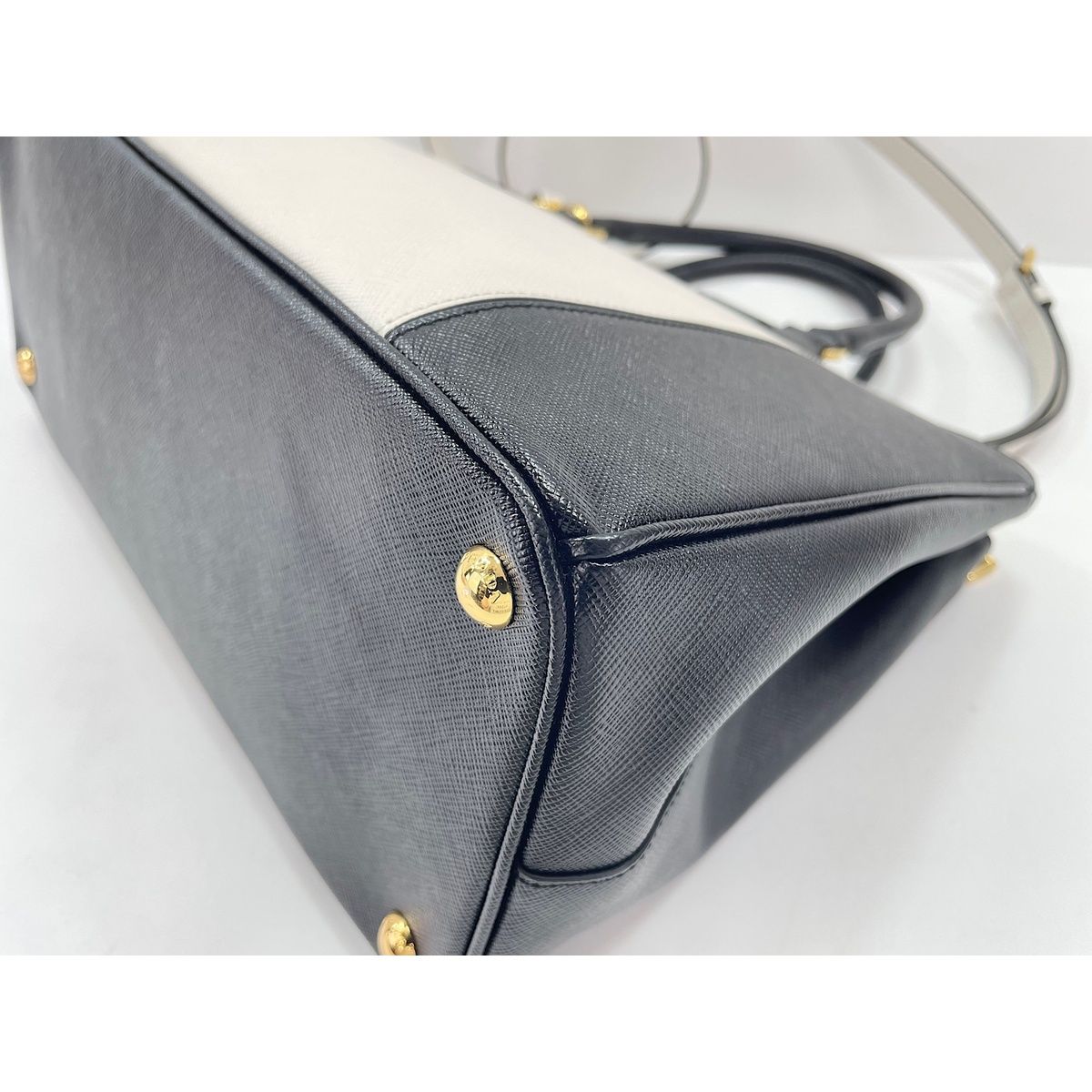 Prada Handbag 2-Way White — view 9