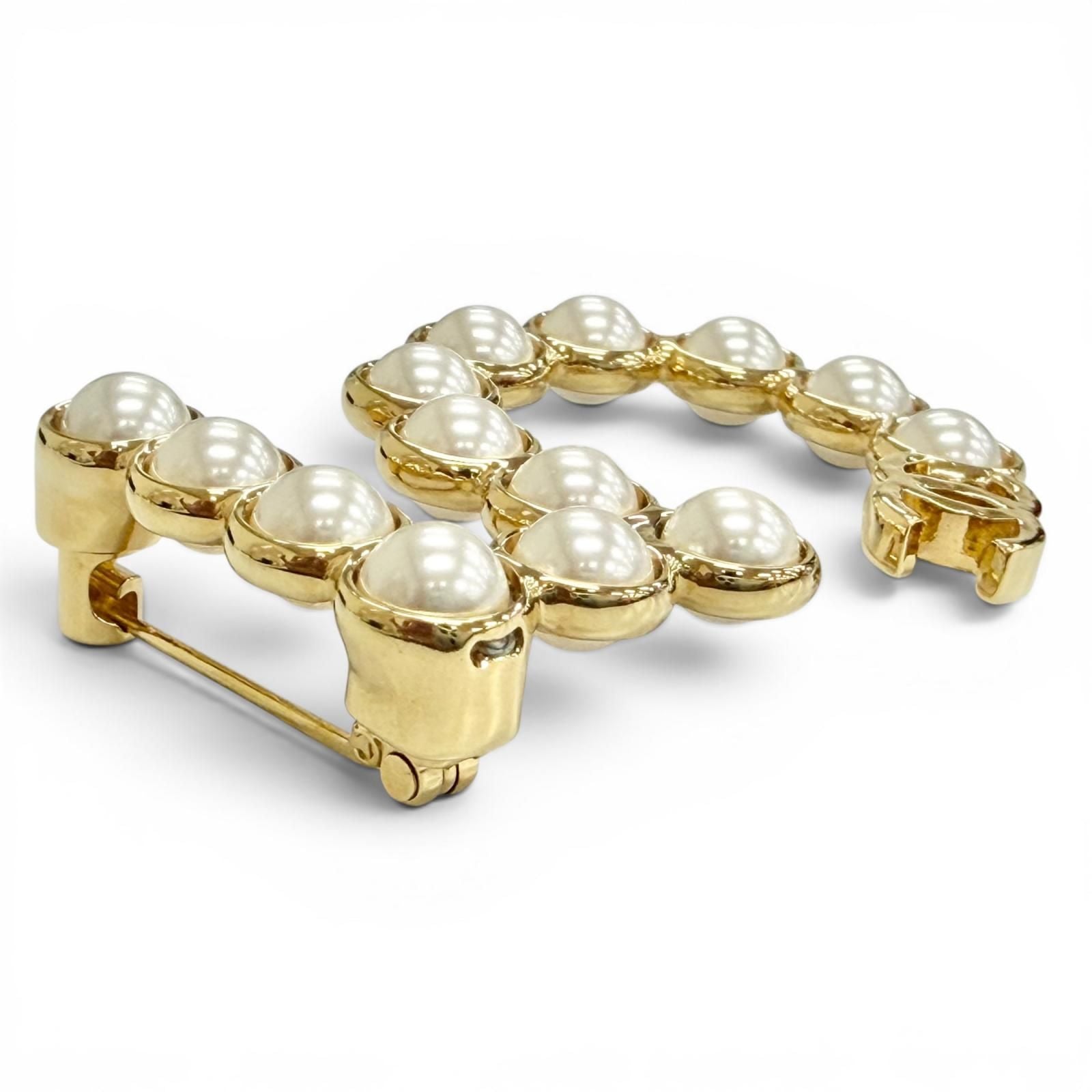 Chanel CC Logo Brooch Gold Adult Recommended — view 4