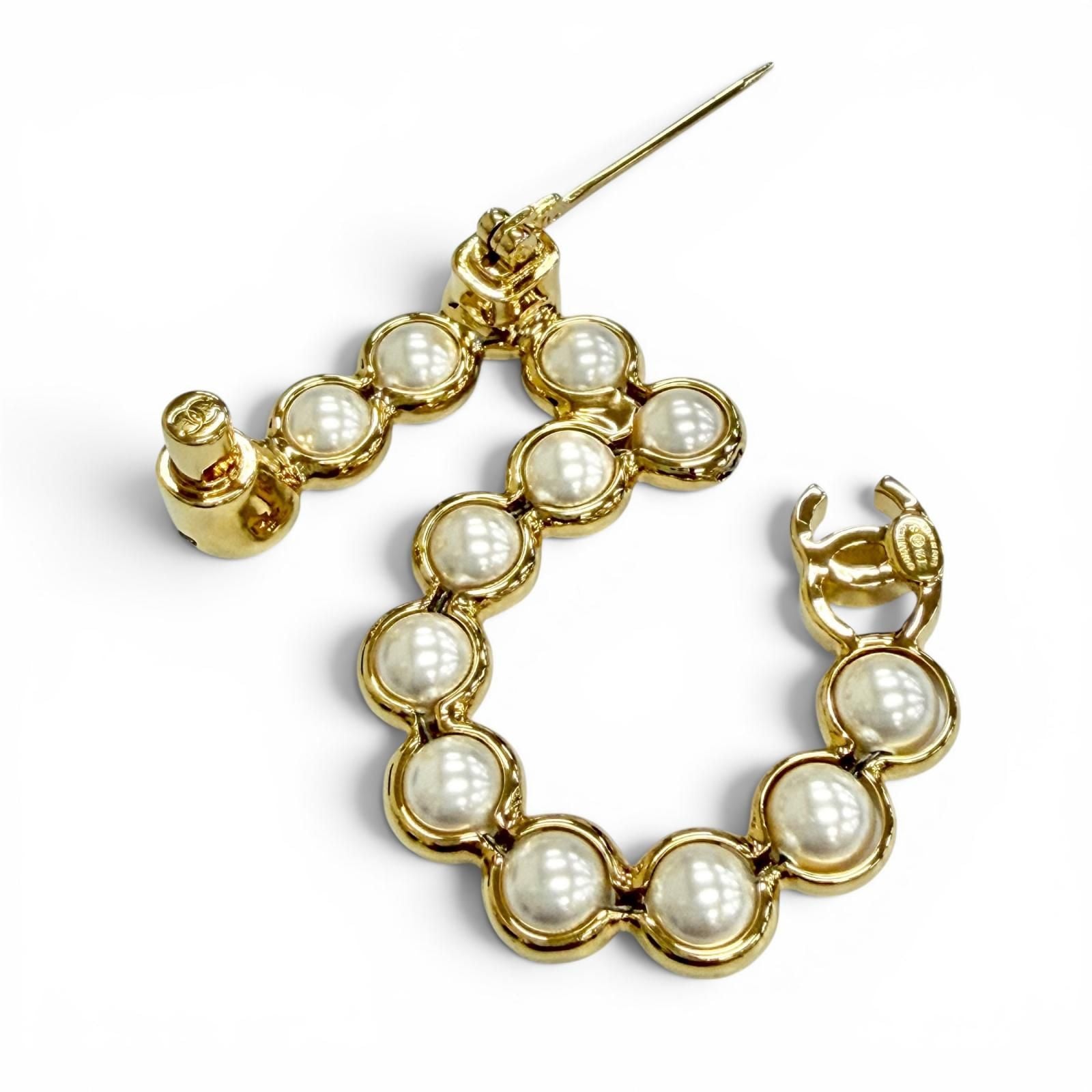 Chanel CC Logo Brooch Gold Adult Recommended — view 5