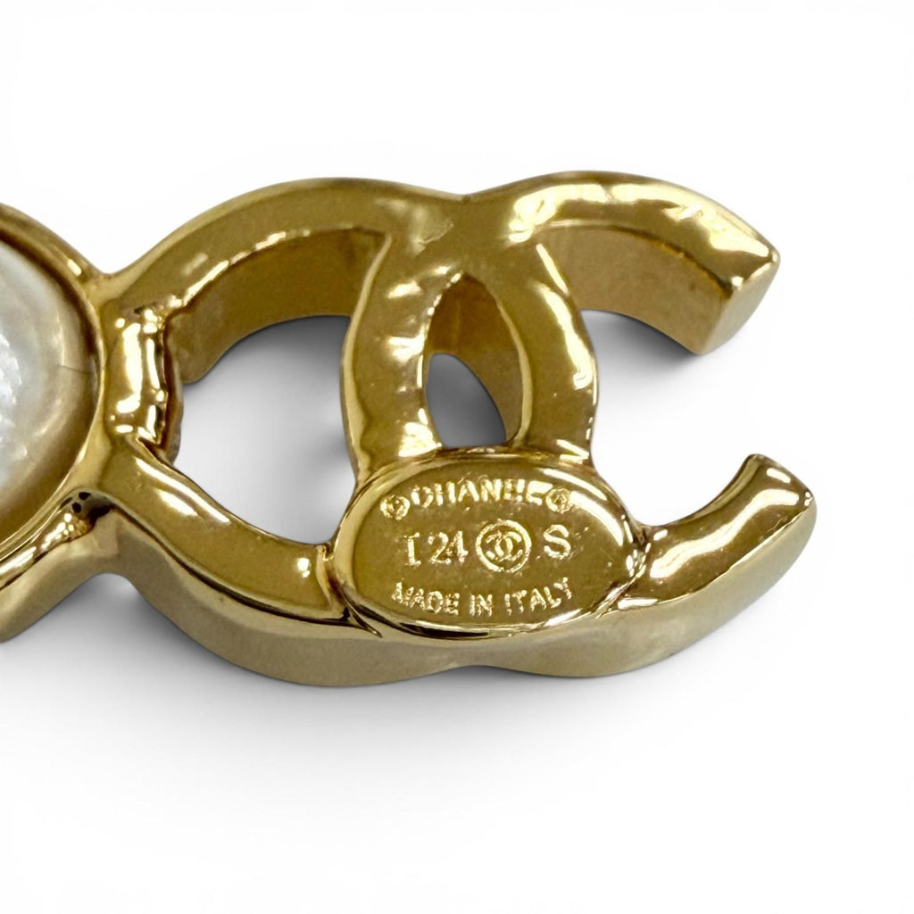 Chanel CC Logo Brooch Gold Adult Recommended — view 7