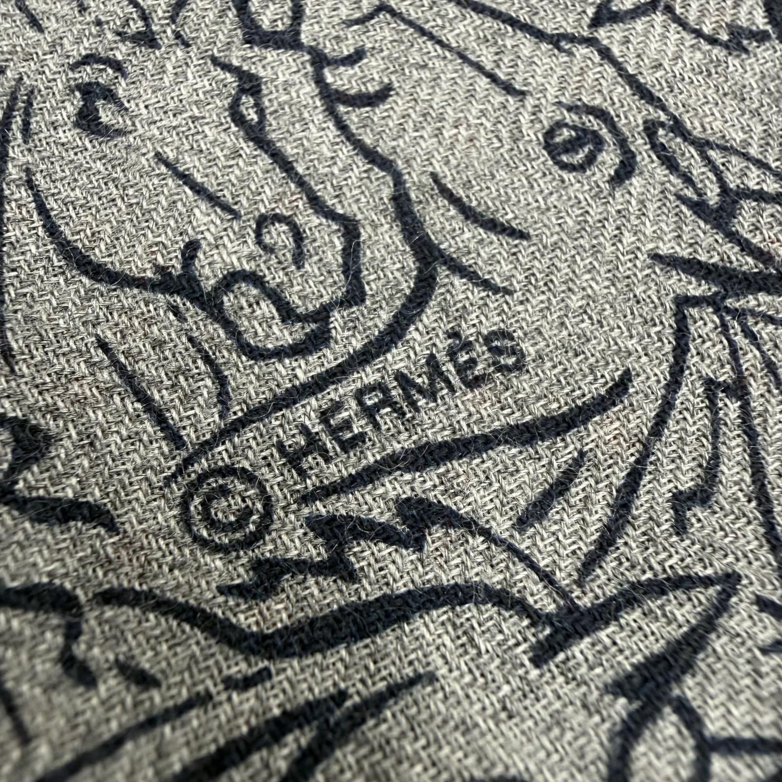 Hermes Cashmere Silk Tisse Reversible Hose Mix Fringe Scarf Gray Navy — view 4