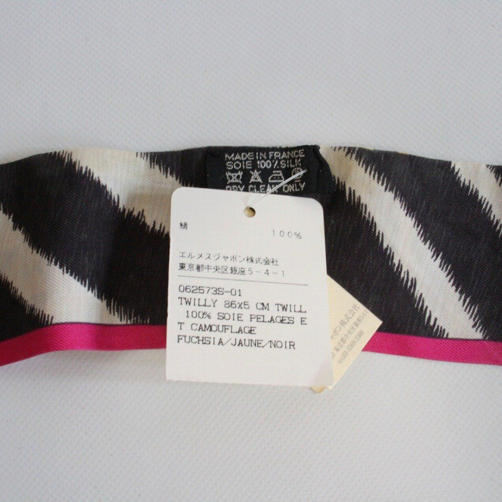 Hermes Twilly Wild and Camouflage Silk 100% Pink Pawn — view 7