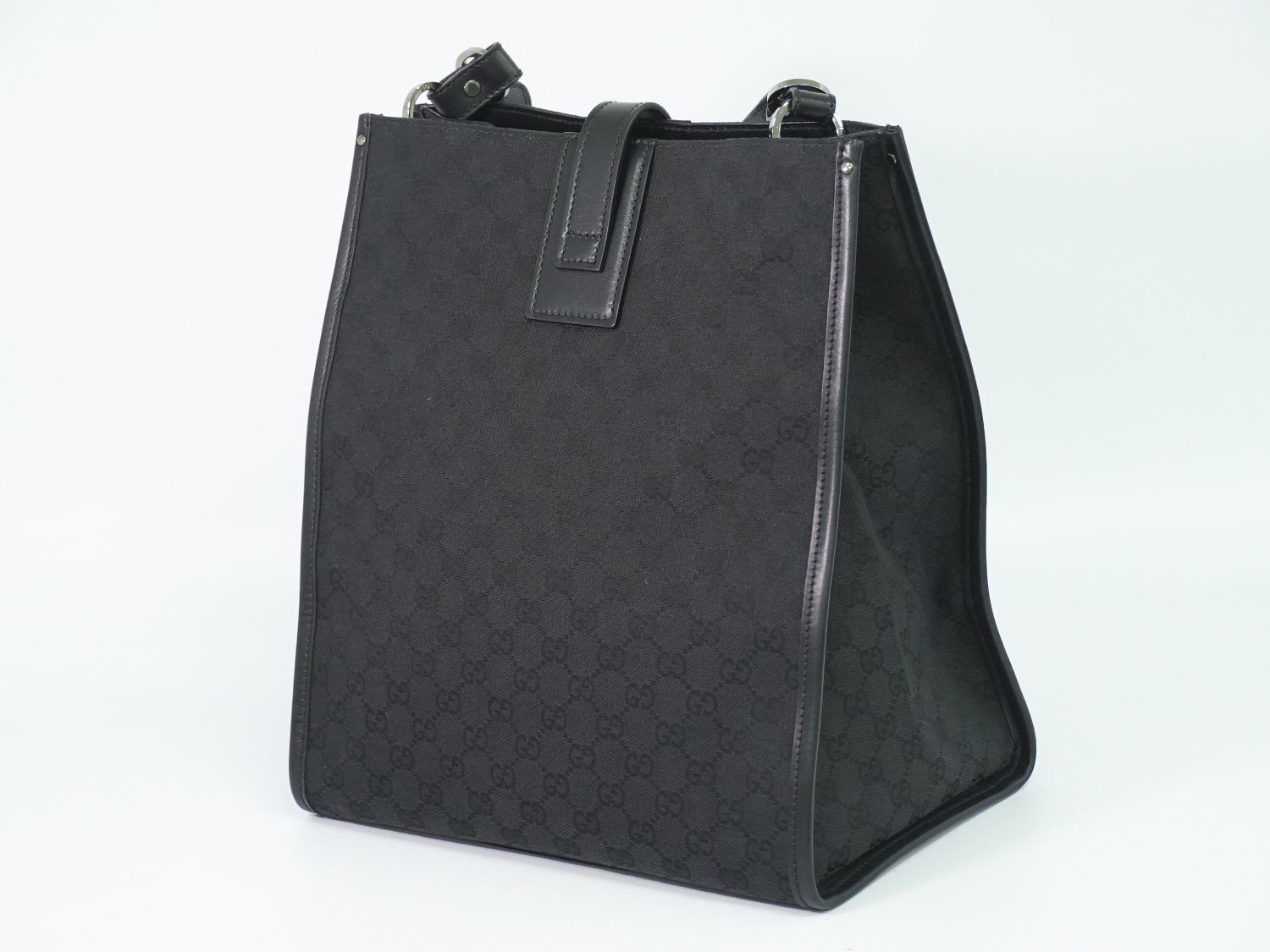 Gucci GG Canvas Shoulder Bag Black — view 2