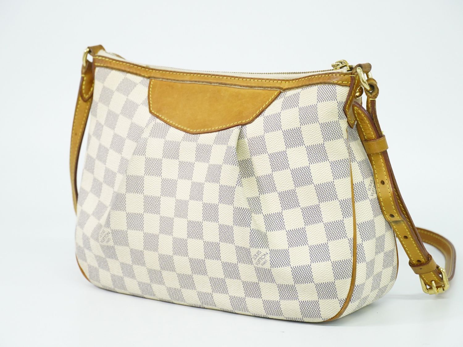 Louis Vuitton LV Siracusa PM Damier Azur Shoulder Bag Pochette White Gray — view 2