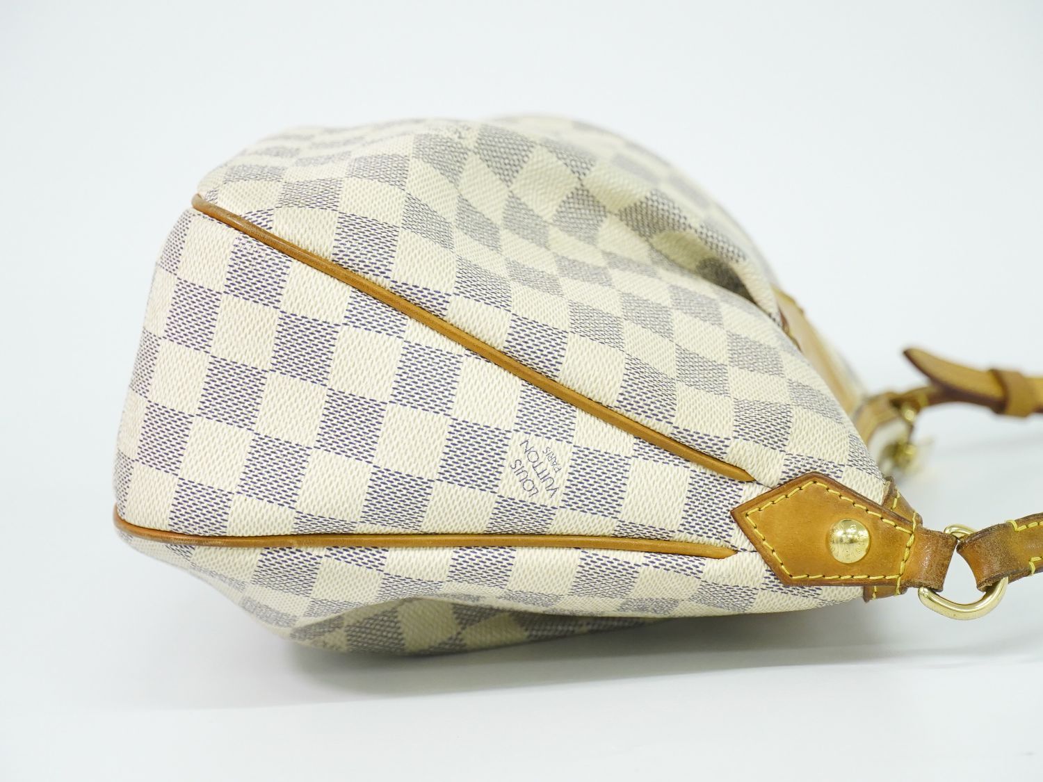 Louis Vuitton LV Siracusa PM Damier Azur Shoulder Bag Pochette White Gray — view 4