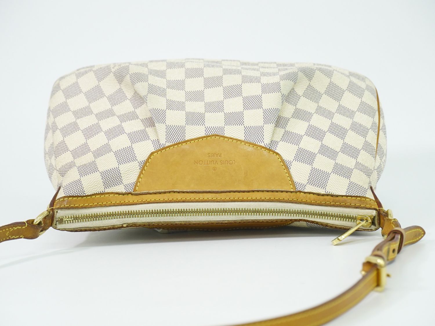 Louis Vuitton LV Siracusa PM Damier Azur Shoulder Bag Pochette White Gray — view 5