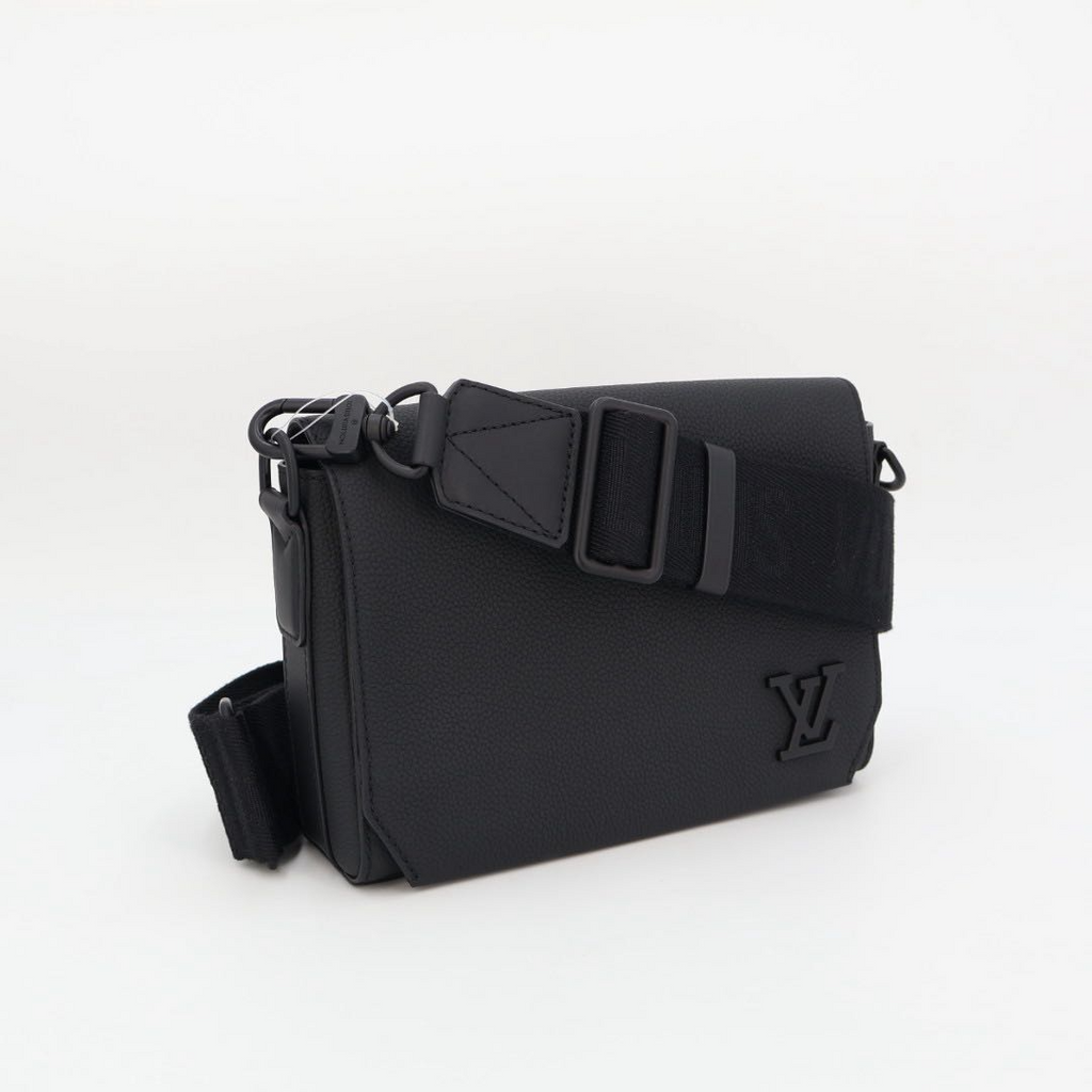 Louis Vuitton Takeoff Messenger Shoulder