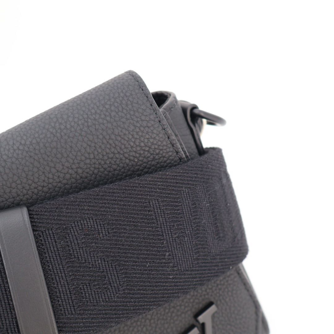 Louis Vuitton Takeoff Messenger Shoulder — view 2
