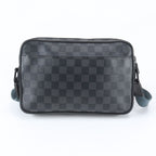 Louis Vuitton Damier Graphite Alpha Messenger Shoulder Bag Crossbody Leather — view 3