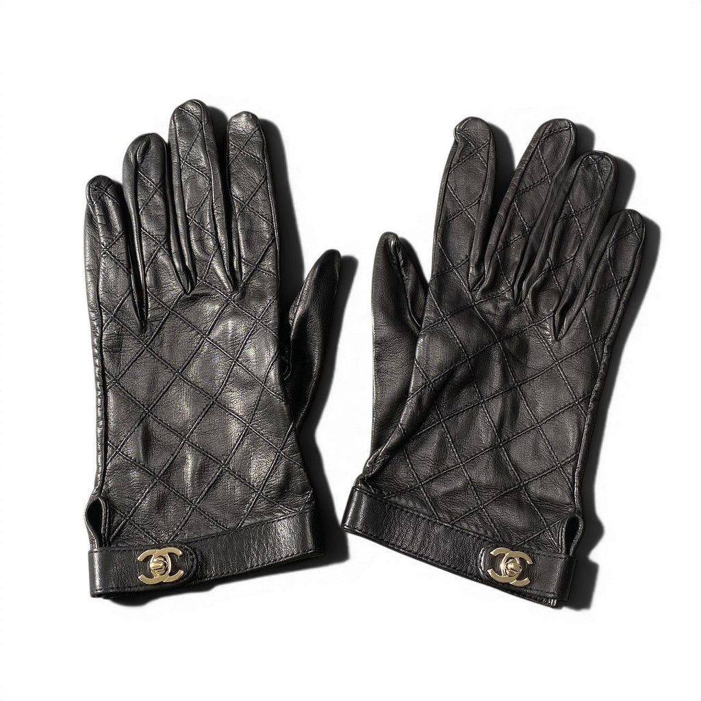 Chanel G1 Quilted Leather Gloves Turnlock CC Logo 8 Black Lambskin — view 2
