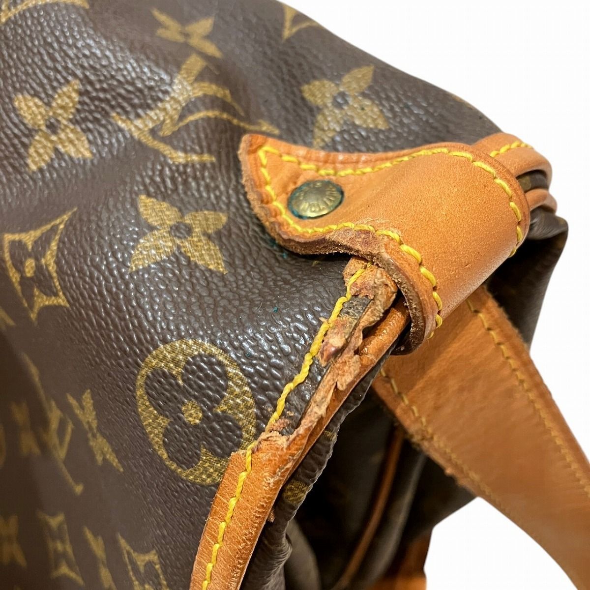 Louis Vuitton Saumur 35 Monogram Shoulder Bag Leather — view 9