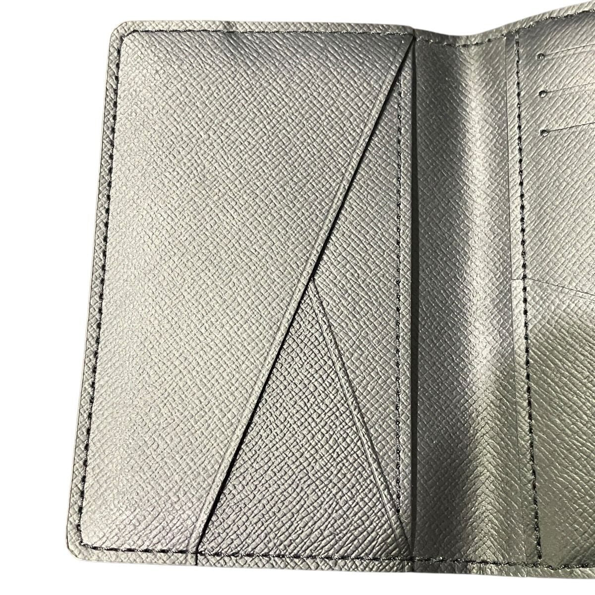 Louis Vuitton Organizer de Poche Taiga Business Card Holder Leather — view 9