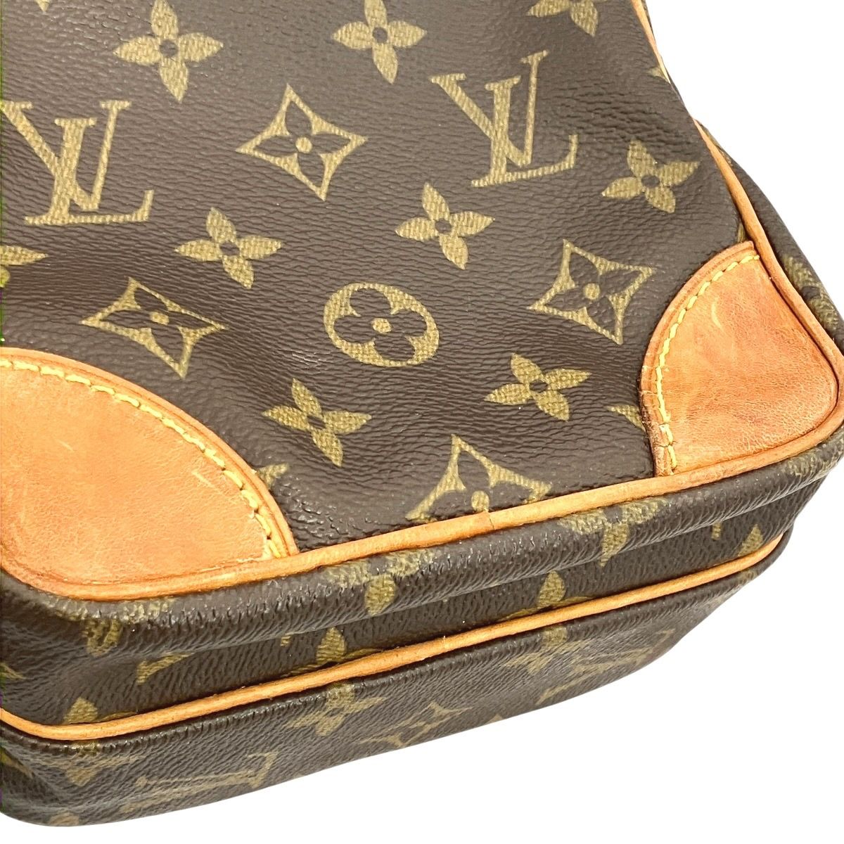 Louis Vuitton Amazon Monogram Shoulder Bag Canvas — view 8