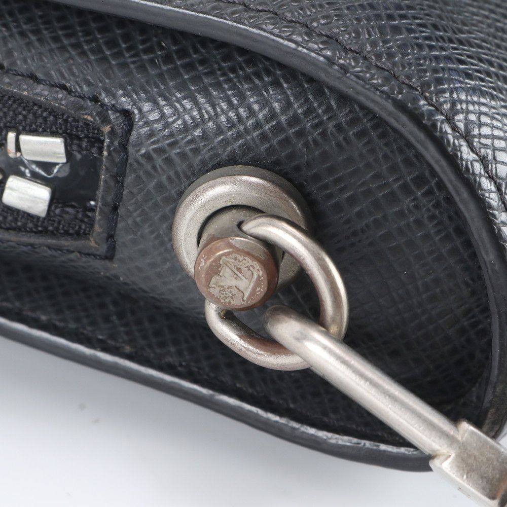 Louis Vuitton Taiga Baikal Leather Clutch Pouch Business — view 8