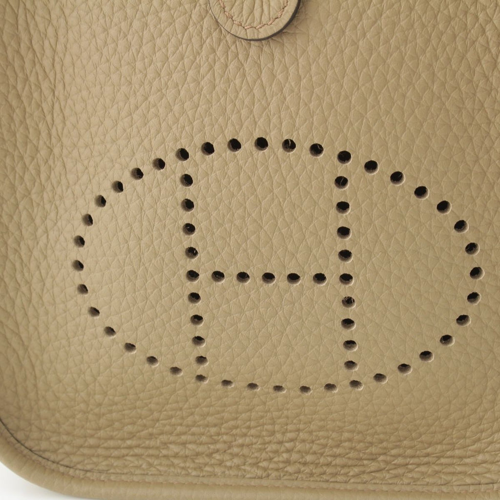 Hermes Evelyne TPM 16 Amazon Taurillon Clemence Beige Marfa Handbag — view 7