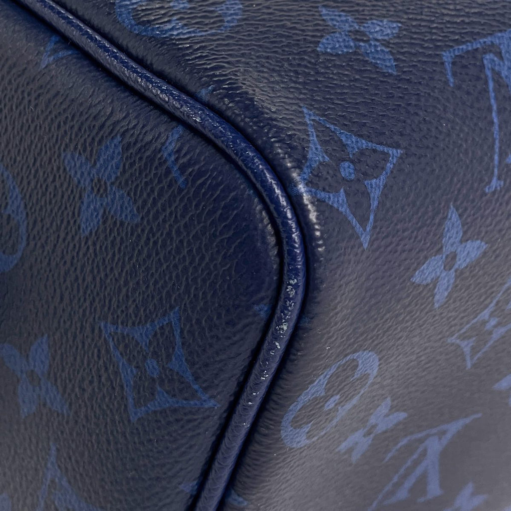 Louis Vuitton Dopp Kit Pouch Travel Bag Second Taigarama Cobalt — view 3